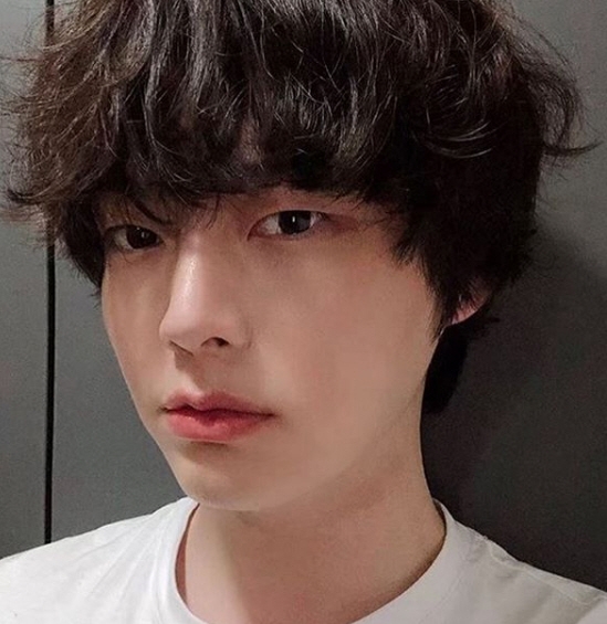 배우 안재현