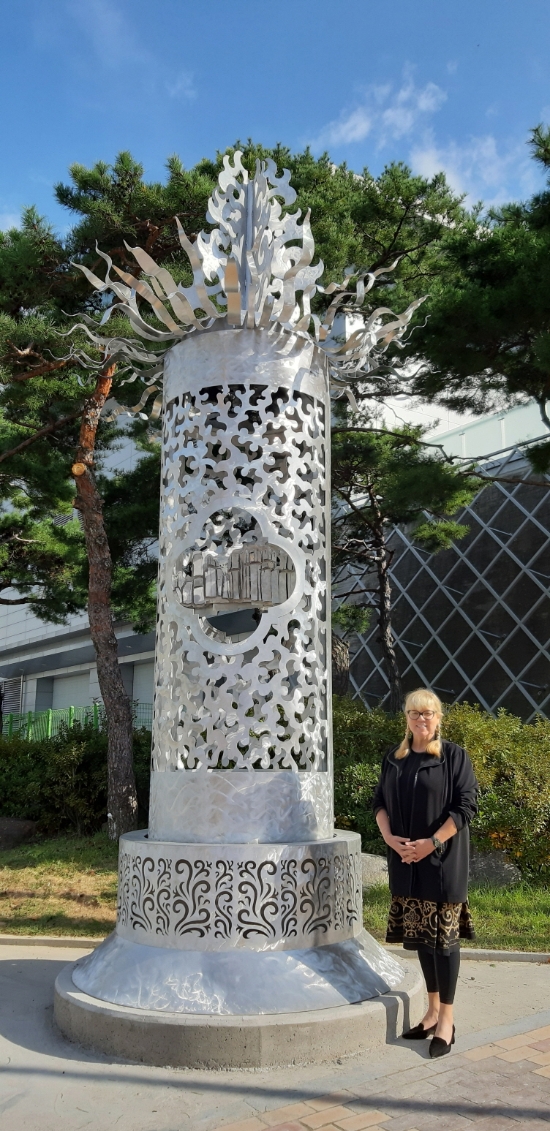 샌안토니오시 덴만공원에 설치된 ‘광주의 정자’ 사진 및 김대중컨벤션센터에 설치된 ‘자매도시, 우정의 빛’ 조형물/사진=광주광역시