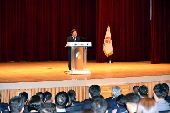 이병훈 초대 광주광역시 문화경제부시장은 30일 시청 3층 대회의실에서 이용섭 광주시장과 동료 직원들이 참석한 가운데 퇴임식을 가졌다./사진=광주광역시