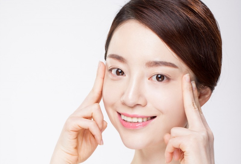 ‘20대 노안(老顔)’ 주름 예방하는 습관 필수!