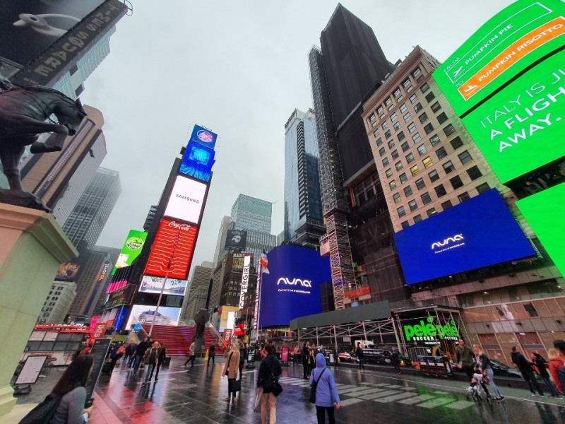 사진=뉴나가 오는 17일까지 뉴욕 타임스스퀘어에서 광고를 진행한다. 사진제공=뉴나
