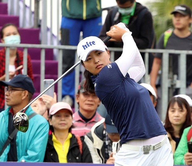 고진영, 15주 연속 골프랭킹 1위…코르다 3위 도약