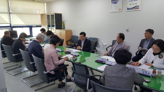 광주혁신추진위원회가 문화․예술혁신 특별위원회 1차 회의를 하고 있다./사진=광주광역시