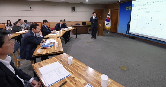 광주광역시는 시청 3층 소회의실에서 인공지능 사내대학 특강을 개최했다./사진=광주광역시