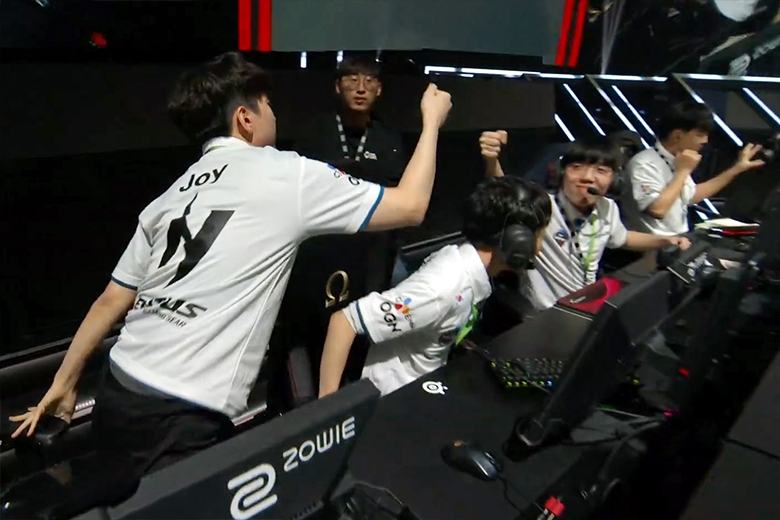 중간 집계 선두 OGN 엔투스 에이스(사진=중계화면 캡처).