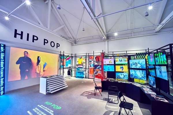 시몬스 침대, 힙팝(HIP-POP)’ 전시 오픈 '시몬스 테라스에서 누구나 무료관람 가능'