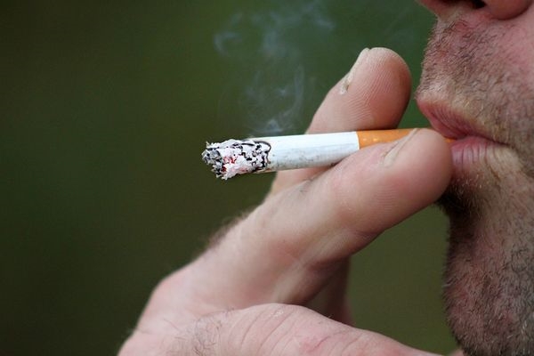 [연구] '담배의 위험성' 흡연자 40·50대, 젊은 나이 돌연사 위험 가장 높아