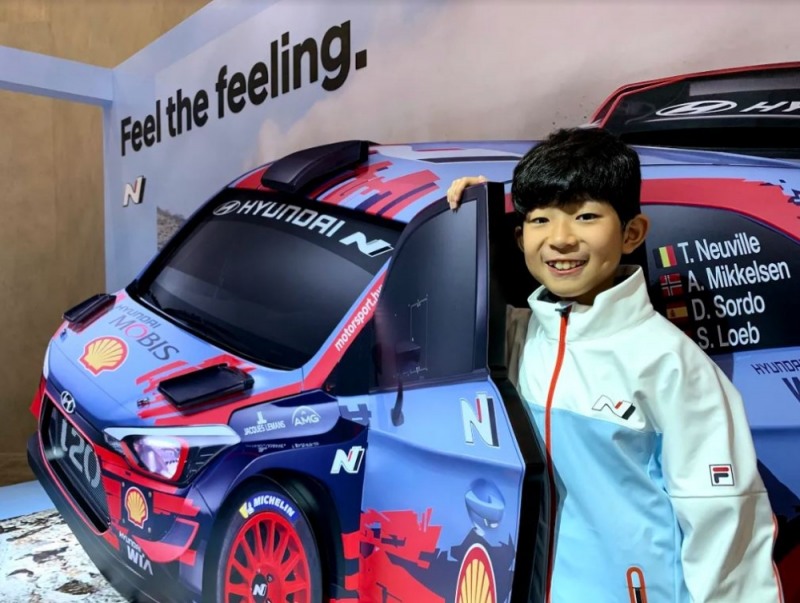 10대 초등생 출신 첫 100만 달성...유튜브 크리에이터 '마이린TV'