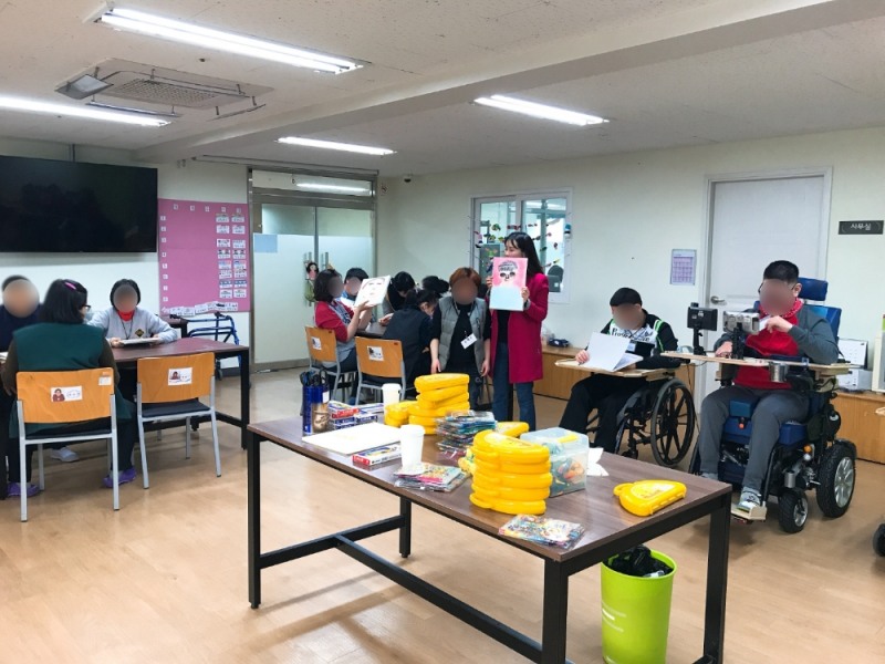 코끼리별꽃, 발달 장애인 미술 작가 성장지원 사업 나서