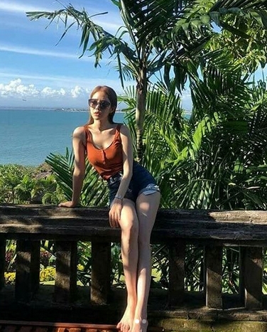 말라도 너무말라...유인나, 신이 빚은 듯 깡마른라인