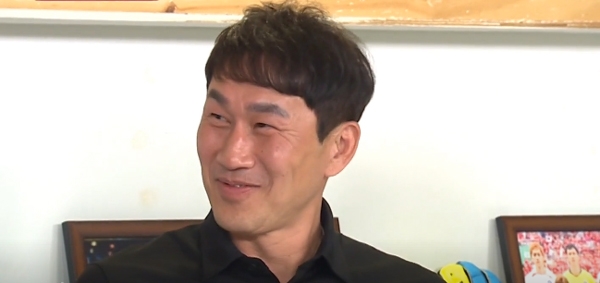 ‘유상철’이 이날 뜻하지 않게 몸에 문제가 있음을 고백했다. / 출처 엠비씨방송 속 한장면