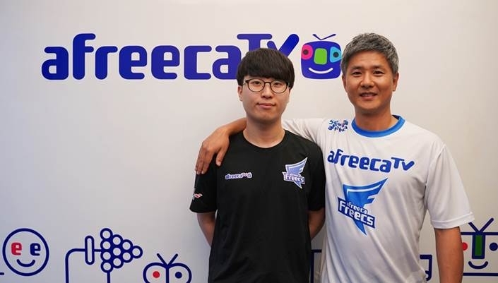 김기인과 3년 계약에 성공한 아프리카 프릭스.