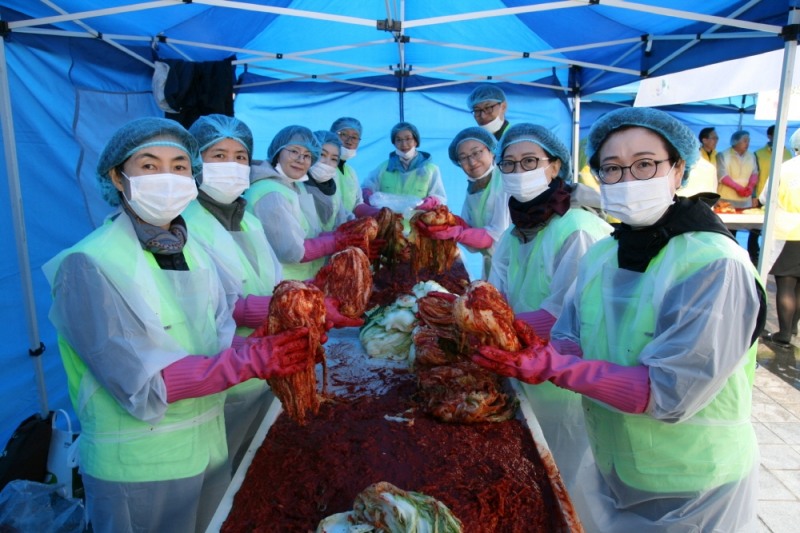 한림대학교강남성심병원, '사랑의 김장 나누기' 봉사 펼쳐