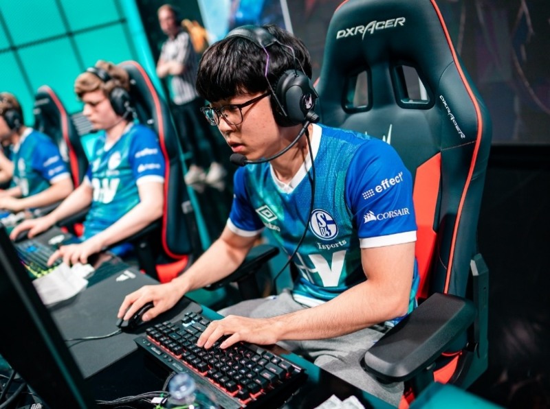 샬케04 시절 이동근(사진=라이엇 게임즈 제공).