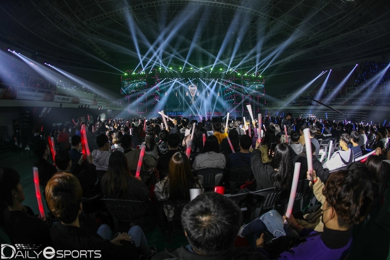 결승전 현장을 찾은 3천 여명의 관중들.