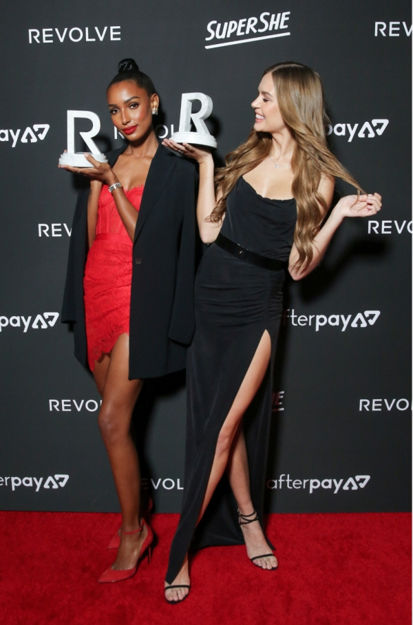 리볼브, 연례행사 'REVOLVE Awards 2019' 성황리에 마무리