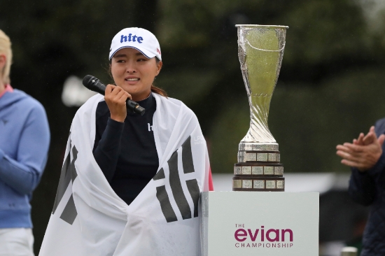 지난 7월, 에비앙 챔피언십에서 시즌 메이저 2승째를 챙긴 고진영. 자료사진=AP뉴시스