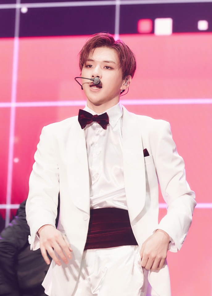 강다니엘, 팬미팅서 신곡 ‘TOUCHIN’’ 선공개 뜨거운 반응…25일 음원 발매