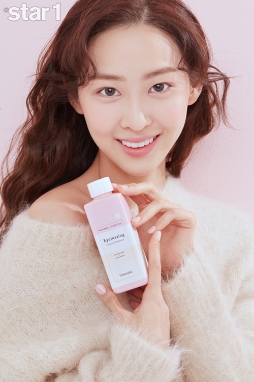 토모토끼, 다솜과 함께한 ‘깨끗하고 순수한’ 앳스타일 화보 공개