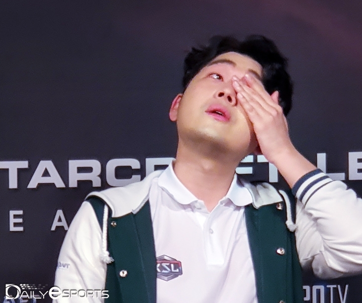 13년 만에 개인 리그 결승 진출을 확정지은 뒤 눈물을 보였던 이재호.