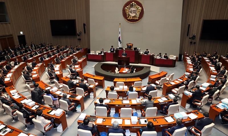 '신용정보법' 처리 여부 안갯속