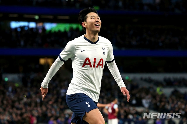 잉글랜드 프로축구 프리미어리그(EPL)의 손흥민(27)이 8일(한국시간) 영국 런던의 토트넘 홋스퍼 스타디움에서 벌어진 번리와의 2019~2020 EPL 16라운드에서 1골 1도움을 올리며 토트넘의 5-0 대승에 일조했다. 손흥민은 2-0으로 앞선 전반 32분 약 70m 거리를 돌파한 후, 팀의 세 번째 골을 터뜨렸다.