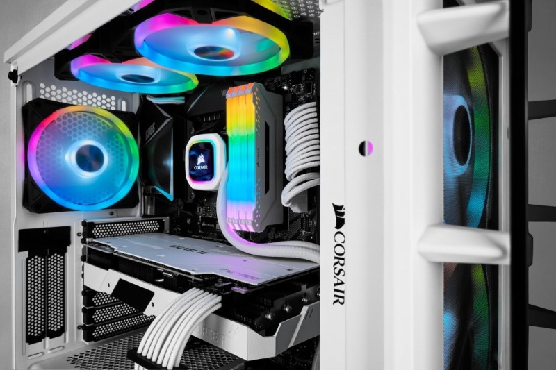 다방향 커스텀 RGB 로 PC빌드 미학 높이다!