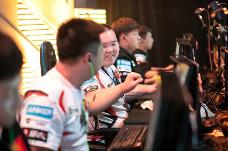 CFS 2019 4강에 오른 중국의 슈퍼 발리언트 게이밍(사진=스마일게이트 제공).