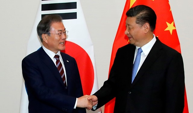 문재인 대통령과 시진핑(習近平) 중국 국가주석의 모습.