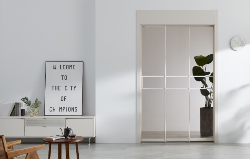 한샘, 프레임 두께 18mm로 줄인 '슬림소프트 3연동 중문' 출시