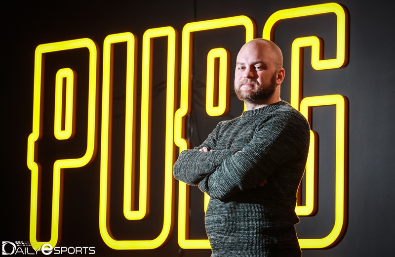 'Paperthin' 클린턴 베이더 해설.