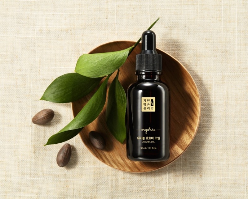 피부 당기는 겨울, 페이스오일로 수분 꽉 잡아야