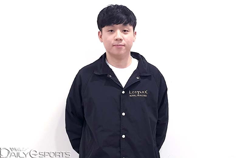 다음달반오십의 '더블유미르' 최재원.