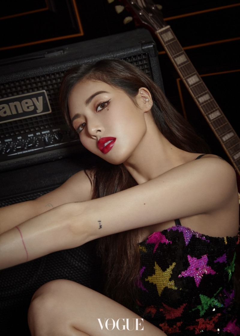 현아, 반짝이는 별처럼 시선을 사로잡는 매력 발산