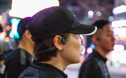 골전도 이어폰 애프터샥과 함께 안전하게 운동하세요, 안전제일 달리기 캠페인