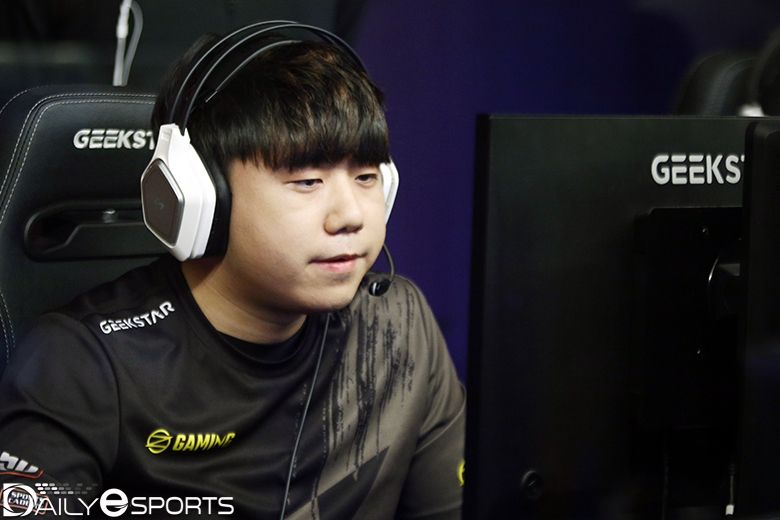 에이스 결정전에서 승리한 오즈게이밍 김기수.