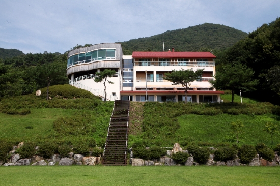 백아산 숲속수련원 외부전경/사진=화순군
