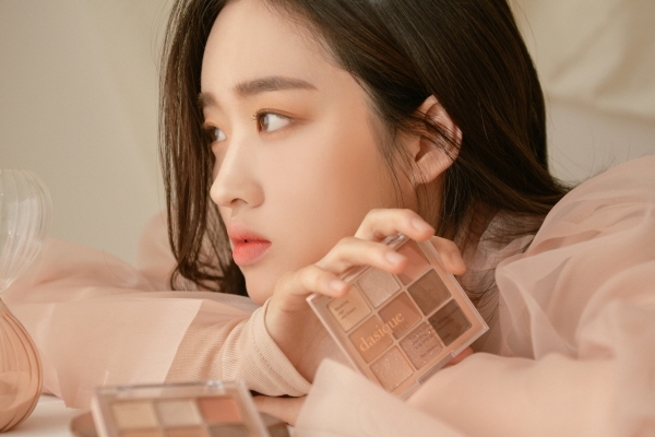 메이크업 브랜드 '데이지크(dasique)' 론칭… 섀도우 팔레트 인기