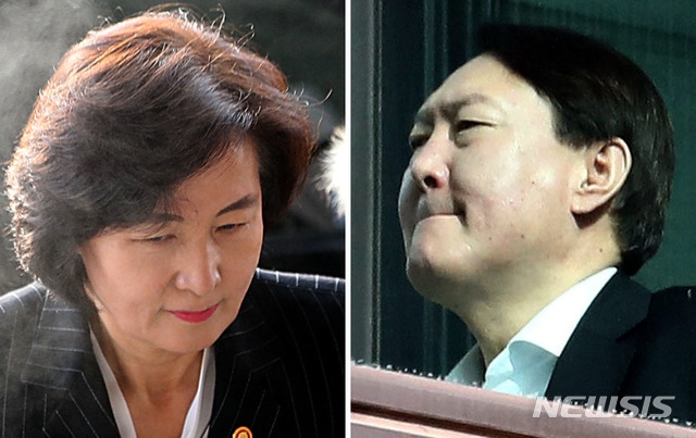추미애(왼쪽) 법무부 장관이 10일 경기 과천시 정부과천종합청사 법무부로 출근하고 있다. 같은 날 윤석열 검찰총장이 서울 서초구 대검찰청에서 입술을 깨물며 구내식당으로 걸어가고 있다.