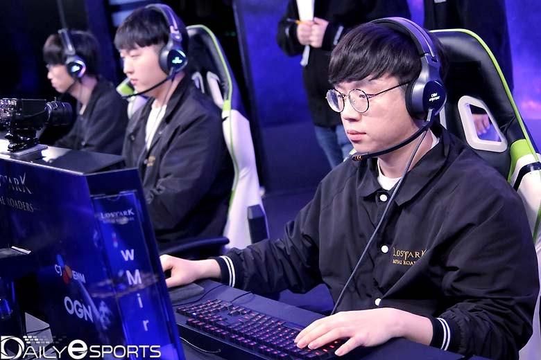 다음달반오십 '더블유미르' 최재원.