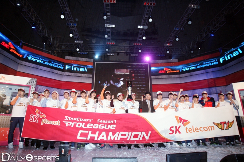 마지막 스타1 단독 프로리그였던 SK플래닛 프로리그 시즌1을 우승한 SK텔레콤 T1의 우승 세리머니.