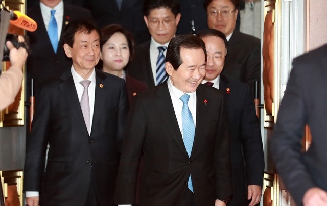 정세균 신임 국무총리가 14일 오후 서울 종로구 정부서울청사 별관 대강당에서 열린 취임식에 참석하고 있다.