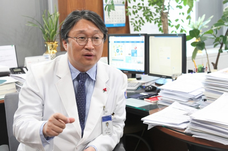 김민기 서울의료원장, 태움 사태 책임지고 퇴임... "모든 순간이 행복하고 감사"