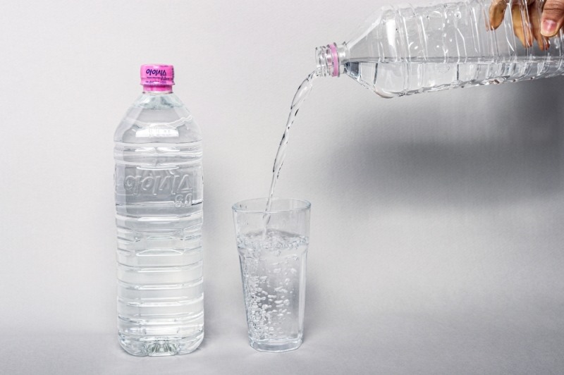 친환경을 위해서라면! 롯데칠성, 국내 최초 무(無)라벨생수 '아이시스8.0 ECO' 1.5L 출시