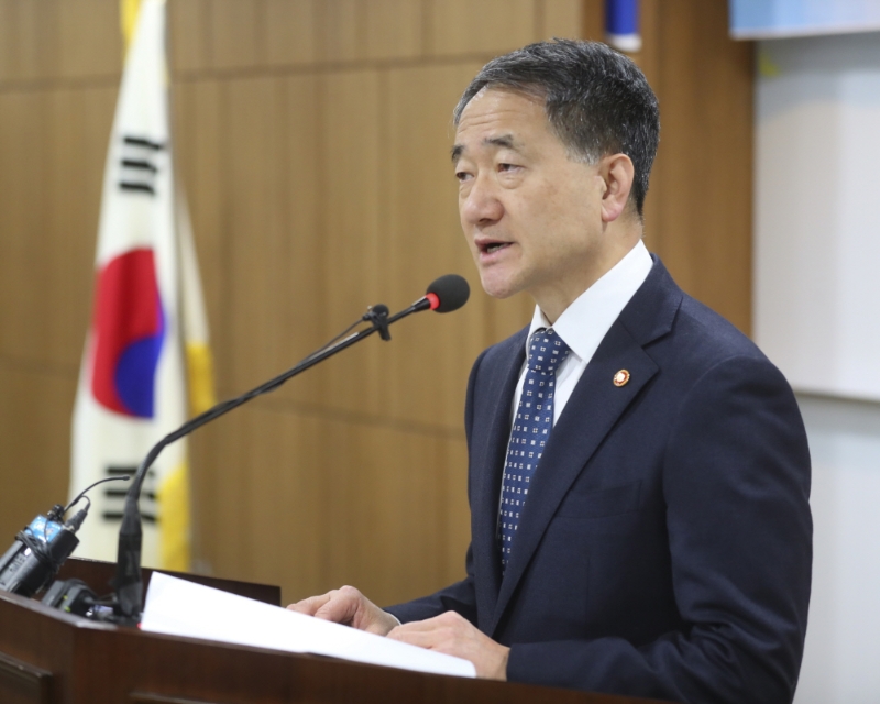 보건복지부 박능후 장관(사진 출처: 복지부 공식 홈페이지).