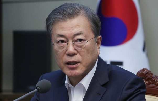 문재인 대통령이 지난 3일 오후 청와대 여민관에서 열린 수석 보좌관회의에 참석해 발언하고 있다.