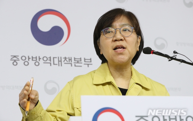 정은경 중앙방역대책본부장(질병관리본부장)이 7일 오후 정부세종청사에서 신종 코로나바이러스 감염증(우한 폐렴) 국내 발생 현황에 대해 브리핑하고 있다.