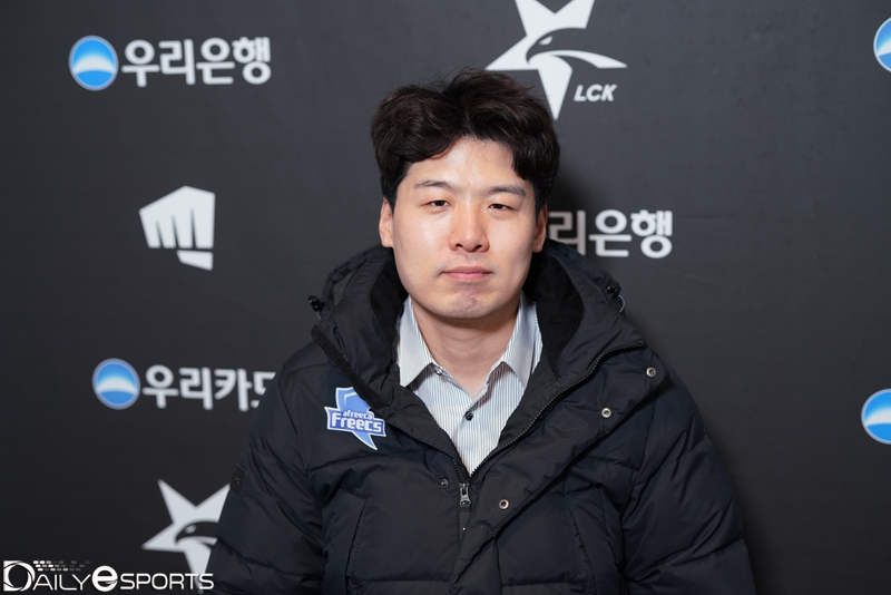 아프리카 최연성 감독 "한 몸처럼 움직이는 팀 만들겠다"