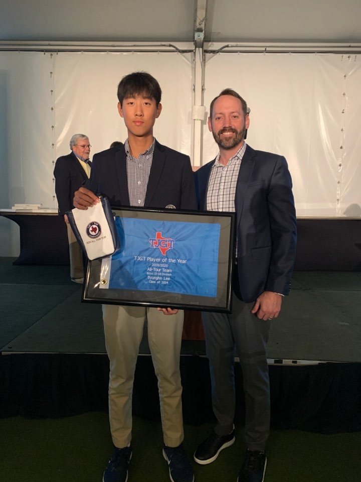 이병호가 TJGT 커미셔너와 기념촬영을 하고있다. 사진=세마스포츠마케팅