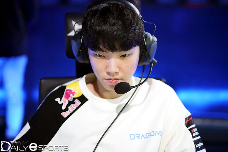 직스로 플레이하면서 징크스를 연달아 끊어낸 '쵸비' 정지훈.